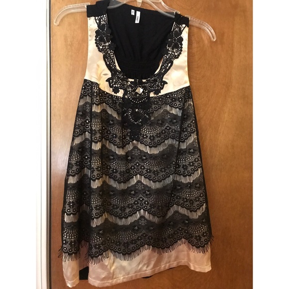 Studio Y Tops - Adorable black and nude lace tank.